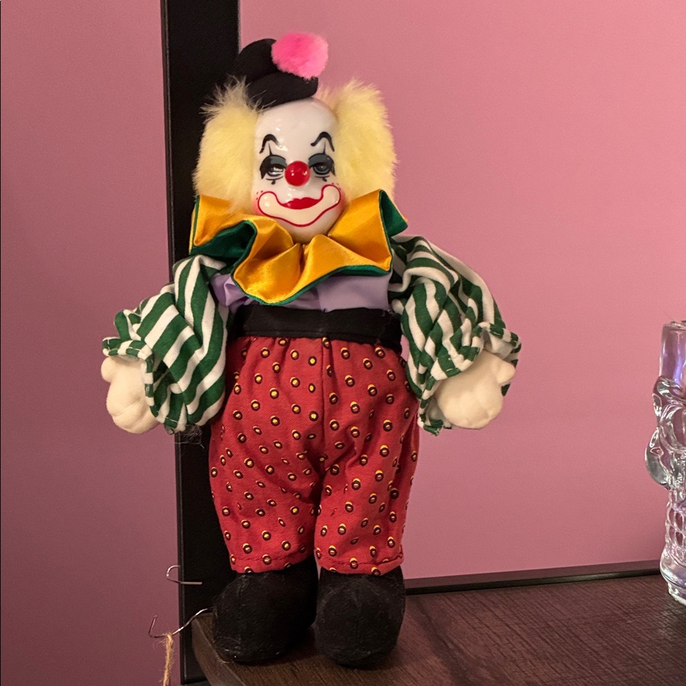 Vintage Colorful Pose-able Porcelain Clown Doll - Picture 1 of 7